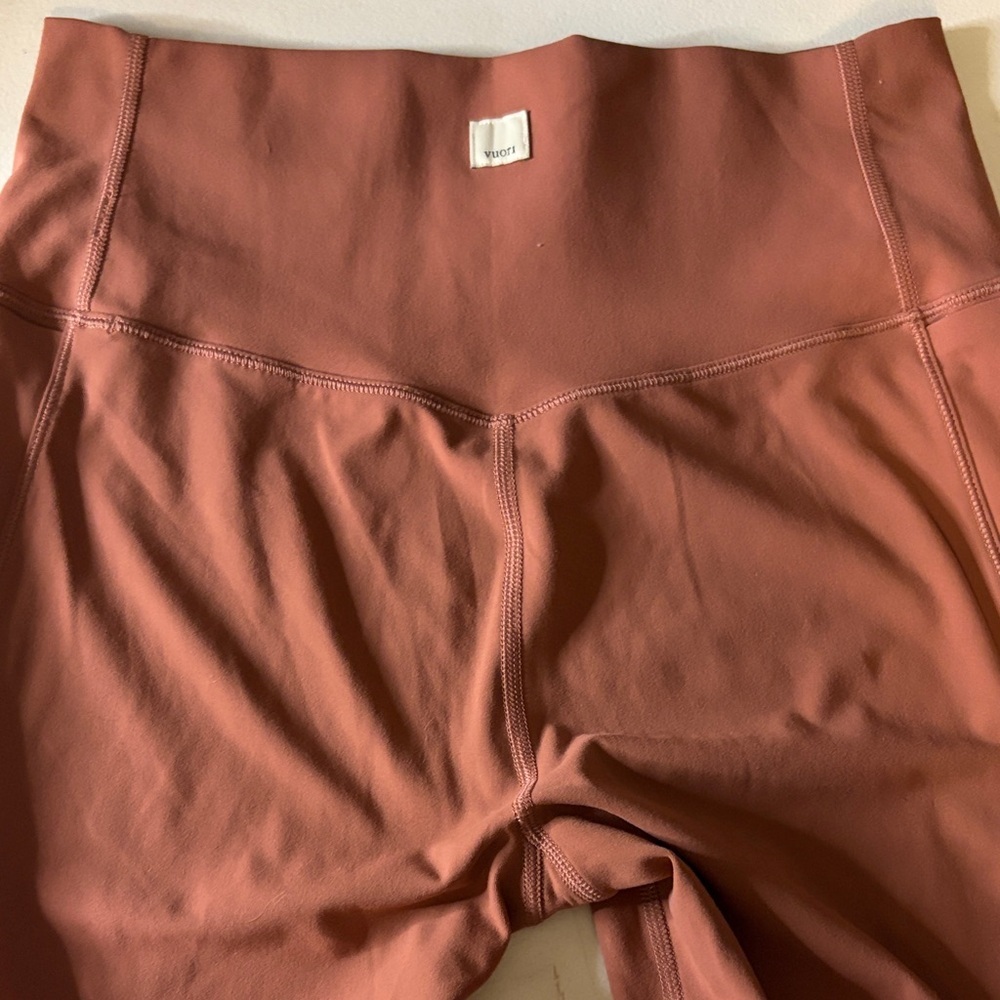 Vuori Women's Studio Pocket Leggings | EUC | Sz M - Picture 4 of 7